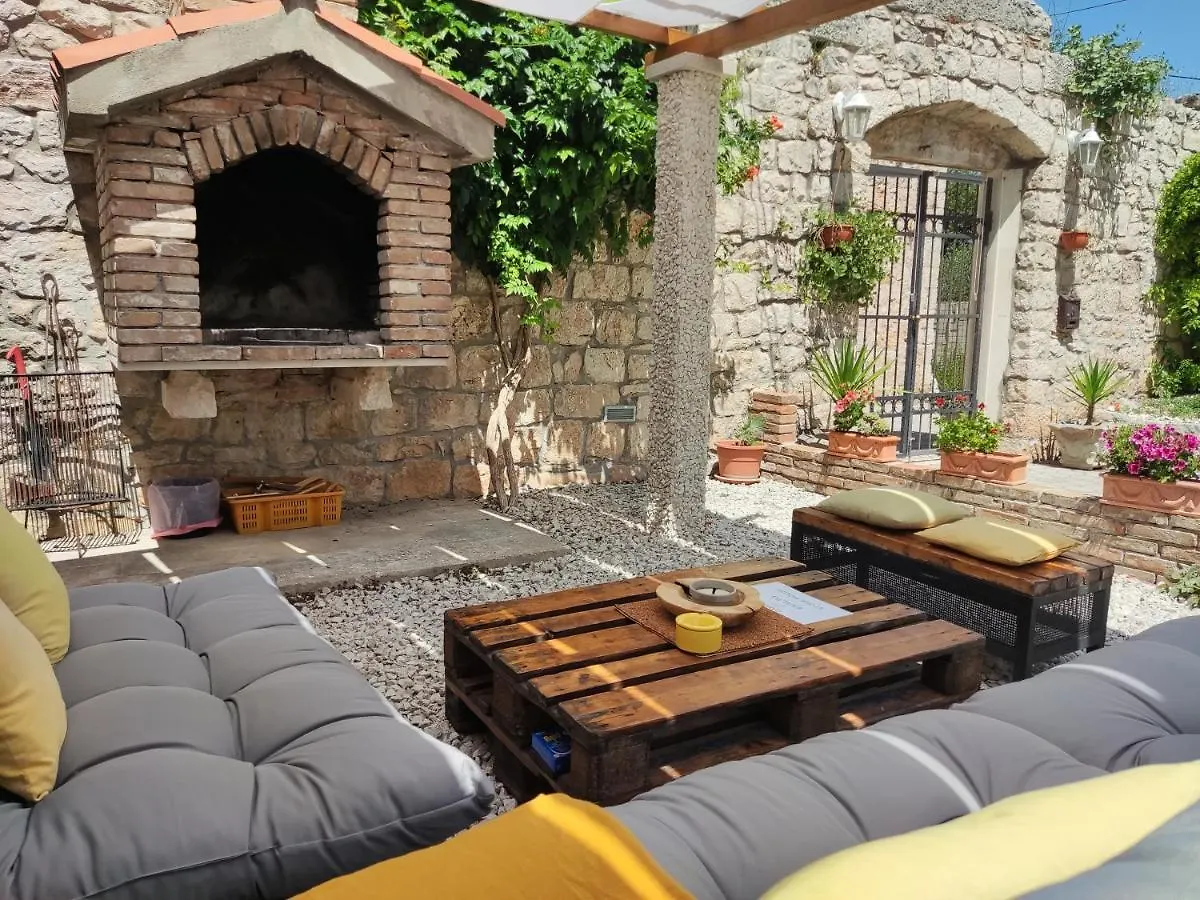 Guest House Klaudija Trogir 4*,